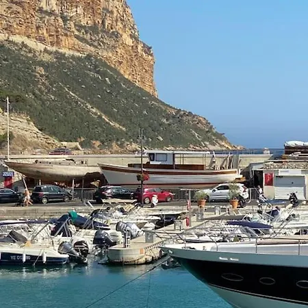 Click! Casa Lamartine Fabulous Ideal Location Walk To All!!! Cassis